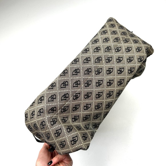 Dooney & Bourke | Dark Grey Signature Shoulder Bag Large - Picture 6 of 10